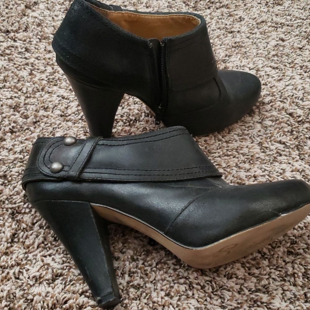 Black booties with zipper